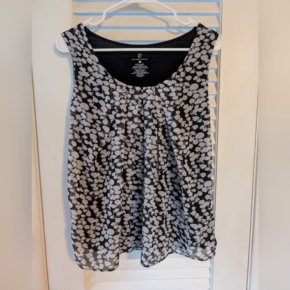 New York & Company Large Ruffled Tank Top Euc Work Black White Floral Flowy